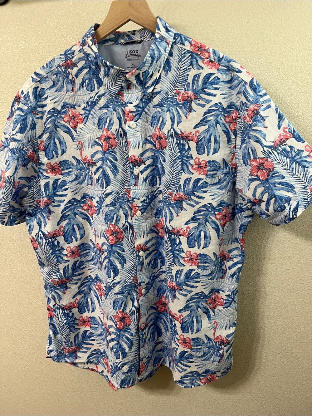 Izod Blue & Pink Tropical Leaf Short-Sleeve Button-Down Shirt
